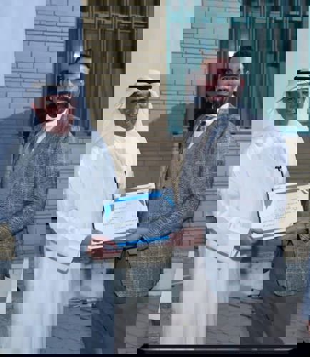 تكريم مدير عام الهيئة الدكتور حسن الفجام  للأستاذ علي الهاشمي